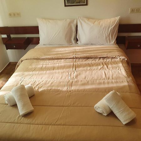 Hotel Residencial Campo-Mar By Umbral Portimão Exterior foto A bed with a duvet