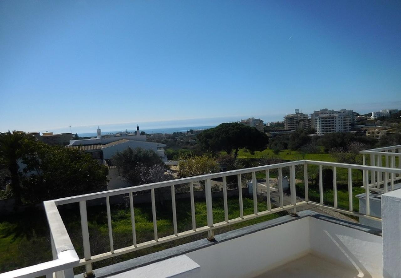 Hotel Residencial Campo-Mar By Umbral Portimão Exterior foto View of the golf course from the hotel