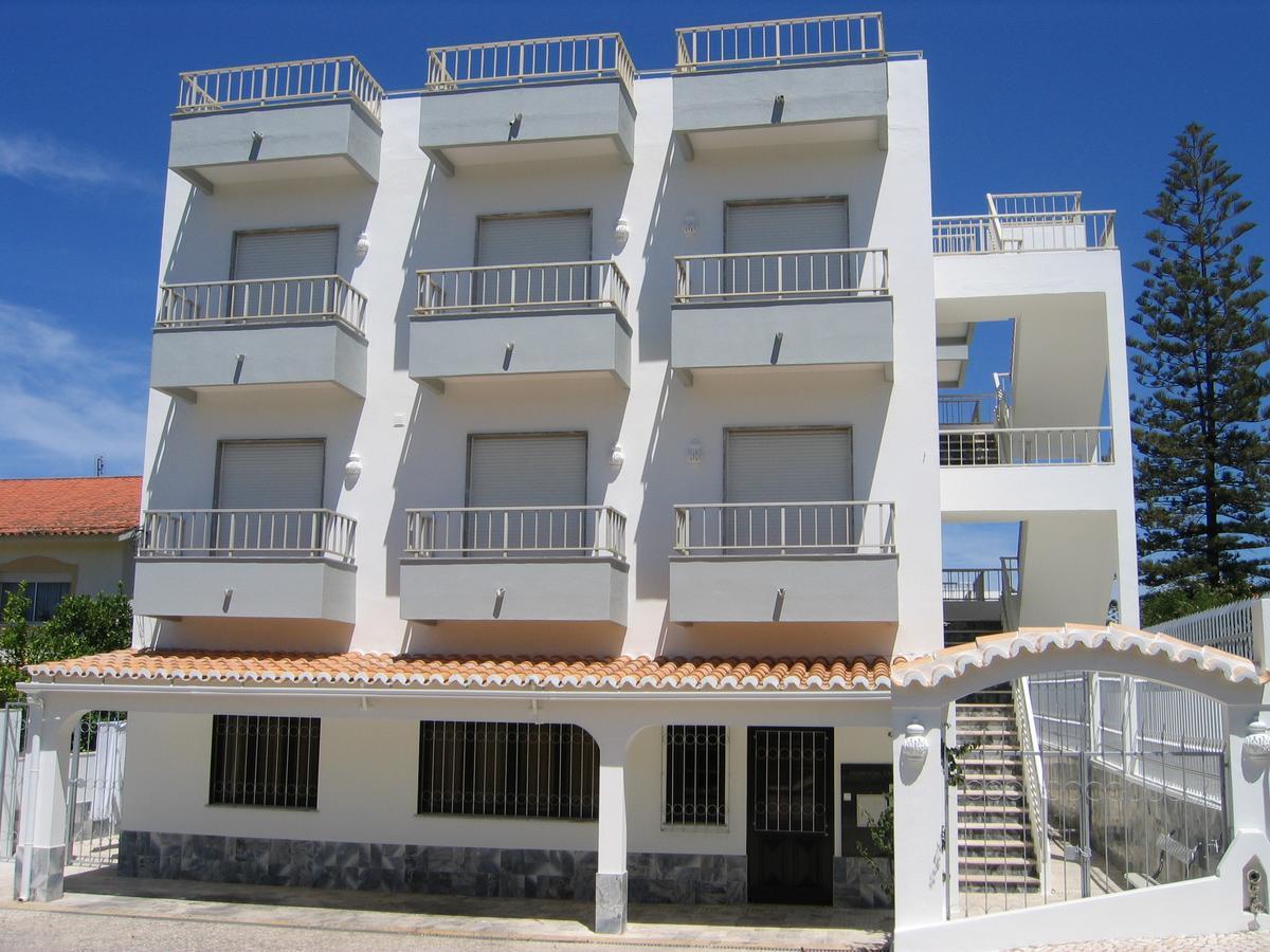 Hotel Residencial Campo-Mar By Umbral Portimão Exterior foto A typical apartment building in the Algarve, Portugal