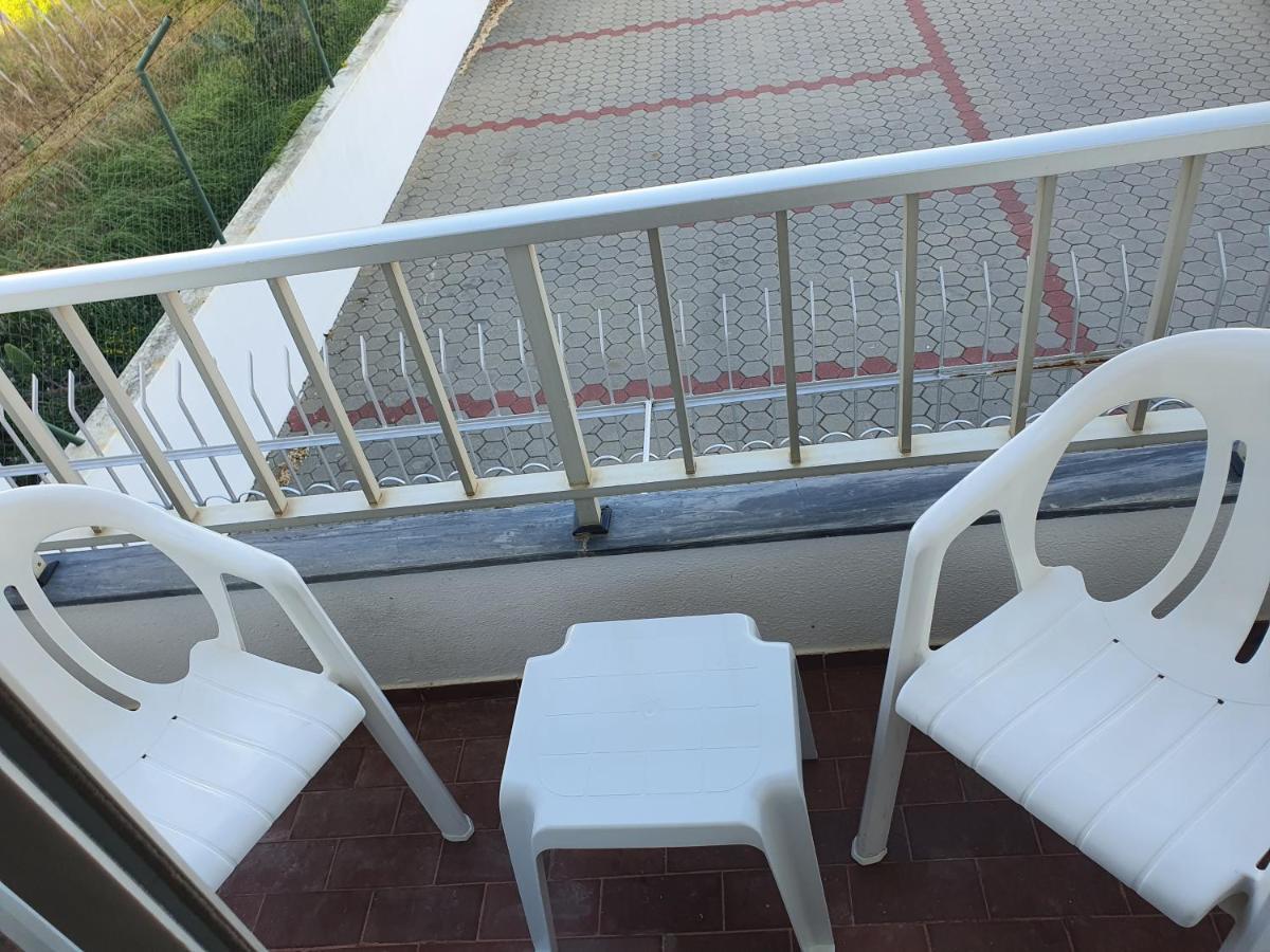 Hotel Residencial Campo-Mar By Umbral Portimão Exterior foto A balcony in a house